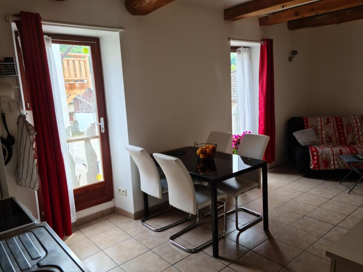 Appartement Route De Cursinges Cervens Bagian luar foto